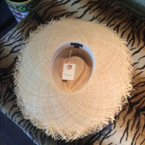 RARE SALE ! 🌴🐚🌴 ⭐️Wyeth oversized wide brim frayed straw hat - Picture 3 of 6
